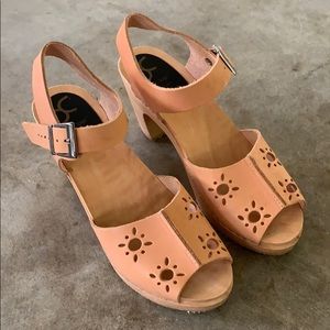 Cape clogs heels